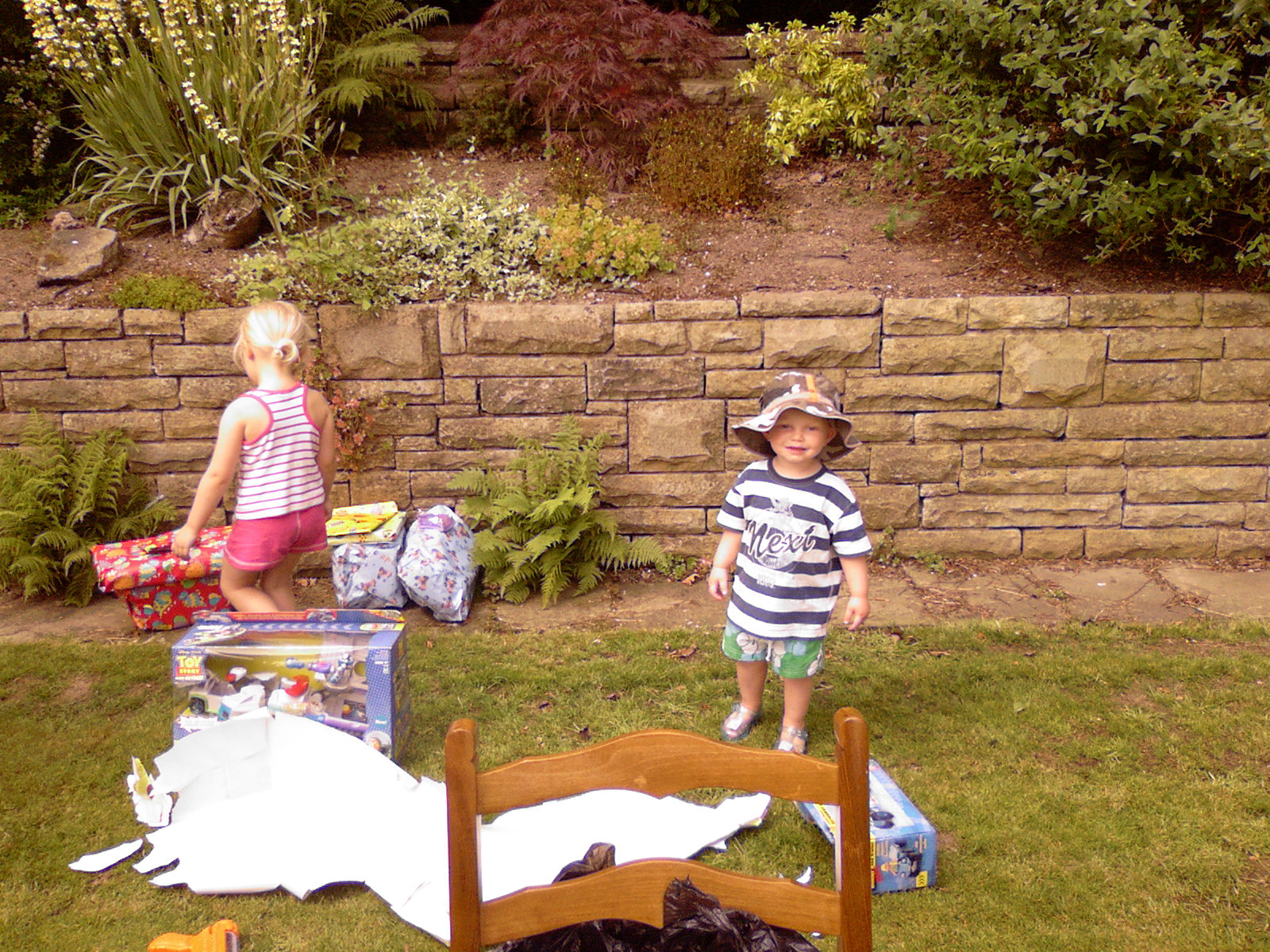 Jamie and Sophie opening pressies